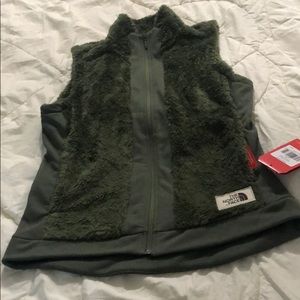NWT Northface fleece vest